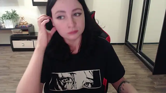 Snapshot of Laralianna chatting on September 2025 12:42:02 PM Laralianna online show from September 2025 12:42:02 PM