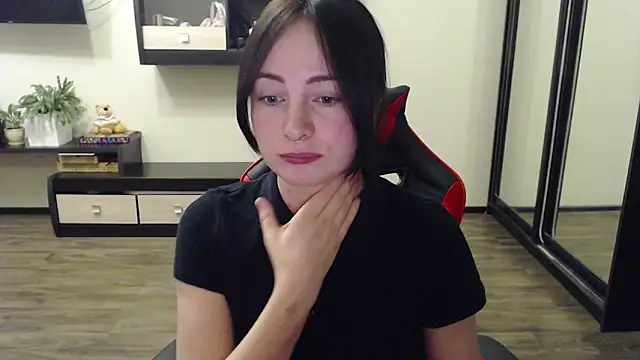 Snapshot of Laralianna chatting on October 2025 02:14:02 PM Laralianna online show from October 2025 02:14:02 PM