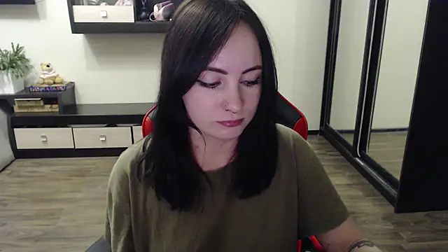 Snapshot of Laralianna chatting on October 2025 05:01:01 PM Laralianna online show from October 2025 05:01:01 PM