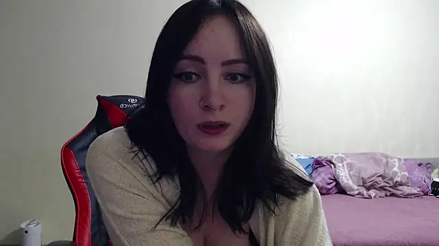 Snapshot of Laralianna chatting on October 2025 06:37:01 PM Laralianna online show from October 2025 06:37:01 PM