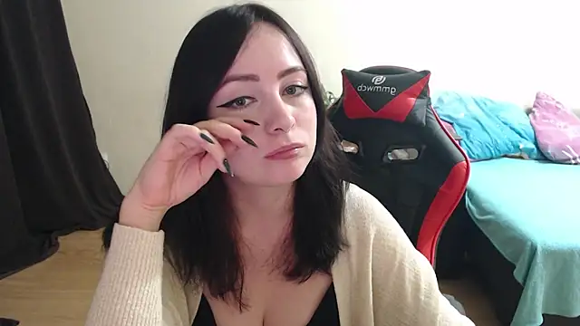 Snapshot of Laralianna chatting on October 2025 06:01:01 PM Laralianna online show from October 2025 06:01:01 PM