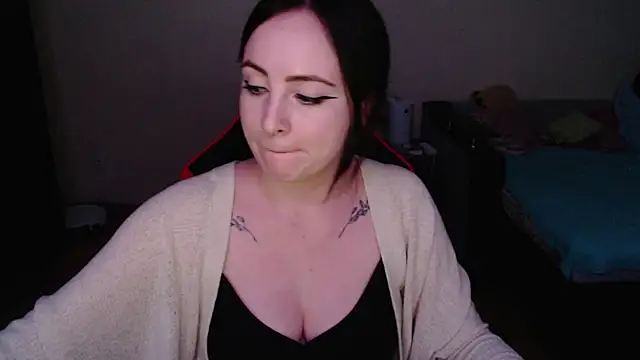 Snapshot of Laralianna chatting on October 2025 08:00:02 PM Laralianna online show from October 2025 08:00:02 PM