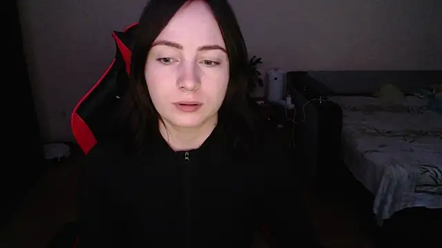 Snapshot of Laralianna chatting on November 2025 06:53:02 PM Laralianna online show from November 2025 06:53:02 PM