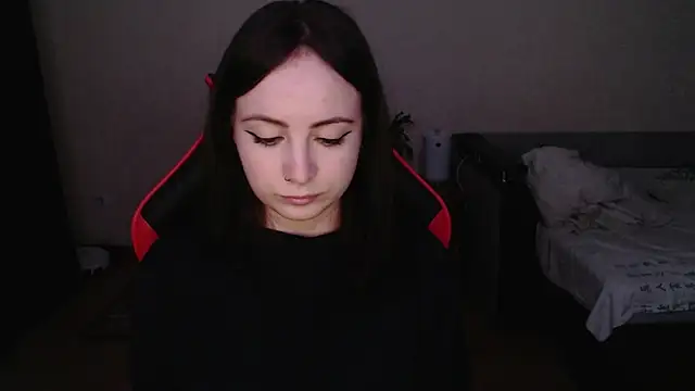 Snapshot of Laralianna chatting on November 2025 12:20:02 AM Laralianna online show from November 2025 12:20:02 AM