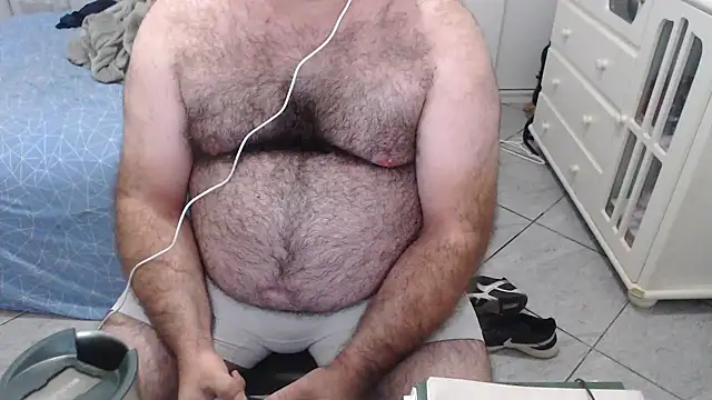 Snapshot of MysterBearMG chatting on December 2024 02:53:01 AM MysterBearMG online show from December 2024 02:53:01 AM