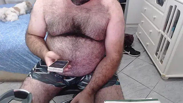 Snapshot of MysterBearMG chatting on December 2024 12:30:01 AM MysterBearMG online show from December 2024 12:30:01 AM