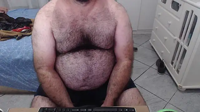 Snapshot of MysterBearMG chatting on December 2024 11:21:01 PM MysterBearMG online show from December 2024 11:21:01 PM