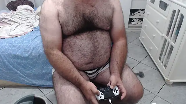 Snapshot of MysterBearMG chatting on January 2025 01:42:01 AM MysterBearMG online show from January 2025 01:42:01 AM