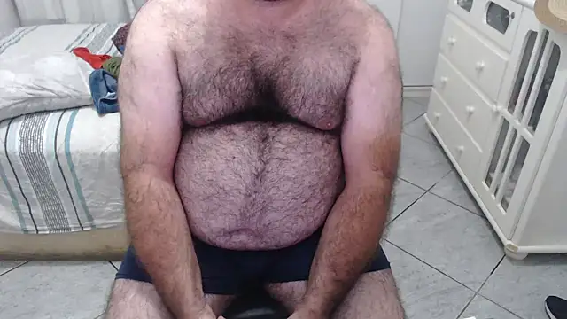 Snapshot of MysterBearMG chatting on January 2025 12:51:02 AM MysterBearMG online show from January 2025 12:51:02 AM