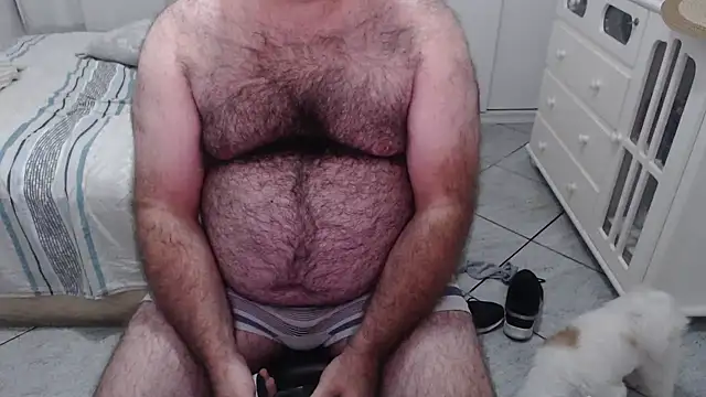 Snapshot of MysterBearMG chatting on January 2025 12:30:01 AM MysterBearMG online show from January 2025 12:30:01 AM