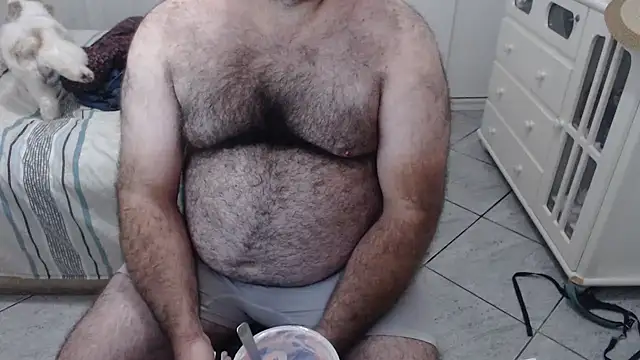 Snapshot of MysterBearMG chatting on January 2025 10:28:01 PM MysterBearMG online show from January 2025 10:28:01 PM
