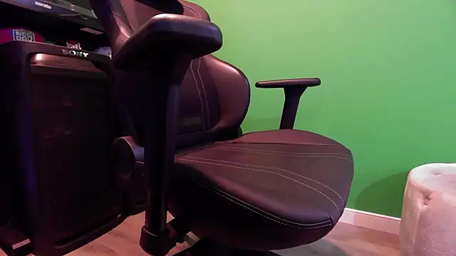 Snapshot of kuruptxxx_live chatting on October 2025 05:46:01 PM kuruptxxx live online show from October 2025 05:46:01 PM