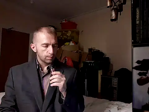 Snapshot of theSmallest-dick chatting on December 2024 11:37:02 PM theSmallest-dick online show from December 2024 11:37:02 PM