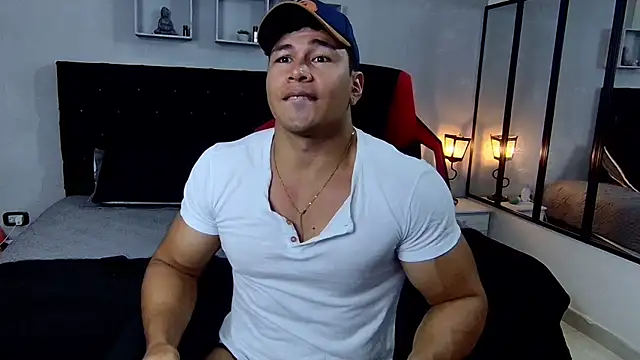Snapshot of tyler_hank01 chatting on January 2025 11:08:01 PM tyler hank01 online show from January 2025 11:08:01 PM