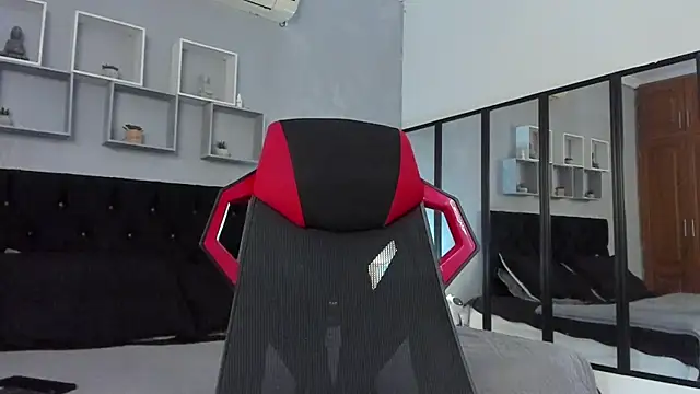 Snapshot of tyler_hank01 chatting on October 2025 05:08:01 PM tyler hank01 online show from October 2025 05:08:01 PM