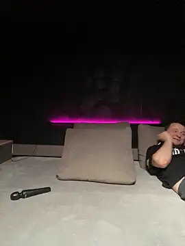 Snapshot of Kiscsillagg chatting on March 2025 06:44:02 PM Kiscsillagg online show from March 2025 06:44:02 PM