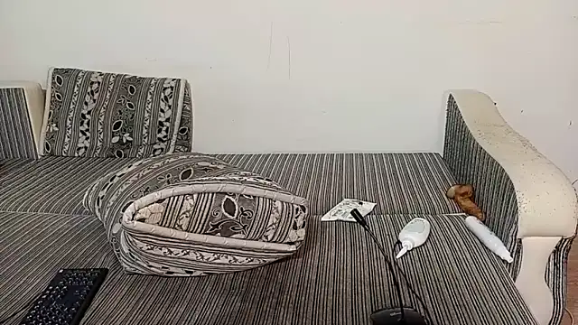 Snapshot of LuxMelys chatting on October 2025 05:36:02 PM LuxMelys online show from October 2025 05:36:02 PM