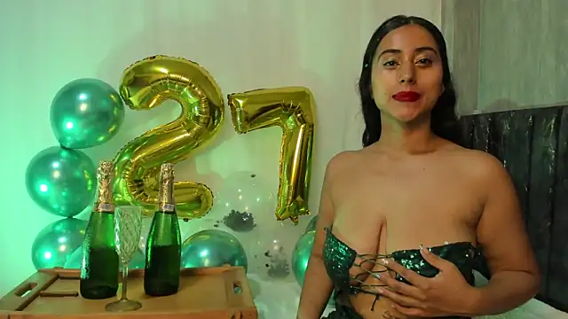 Valentinne z online show from December 2024 05:32:01 AM