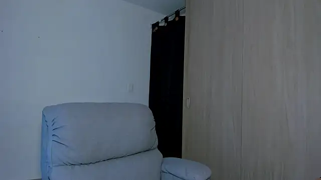 alejandro calderon1 online show from March 2025 02:50:01 AM