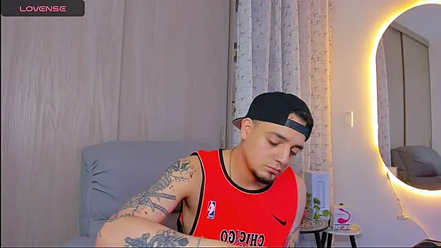 alejandro calderon1 online show from November 2025 03:18:02 AM