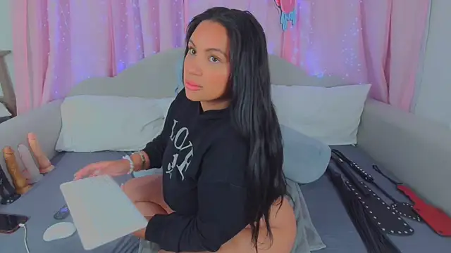 Snapshot of MeghanXO chatting on September 2025 01:38:01 PM MeghanXO online show from September 2025 01:38:01 PM