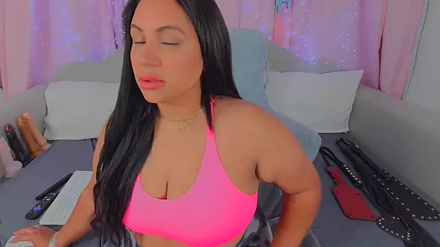 Snapshot of MeghanXO chatting on October 2025 01:11:01 PM MeghanXO online show from October 2025 01:11:01 PM