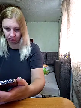 Snapshot of BustyBlond chatting on October 2025 01:10:01 PM BustyBlond online show from October 2025 01:10:01 PM