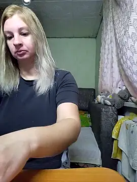 Snapshot of BustyBlond chatting on November 2025 04:44:02 AM BustyBlond online show from November 2025 04:44:02 AM