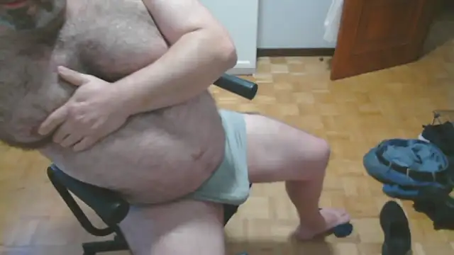 Snapshot of mikeyhotbear chatting on October 2025 08:16:02 AM mikeyhotbear online show from October 2025 08:16:02 AM