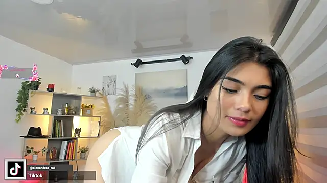 Alexandra ra online show from December 2024 12:08:01 AM