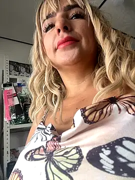 sammyqueenx21 online show from October 2025 03:31:02 PM