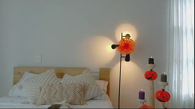 GrettaBenett online show from October 2025 07:15:01 PM