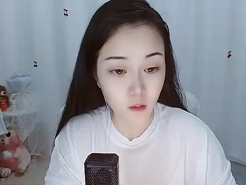 Snapshot of Angel-C chatting on October 2025 01:33:02 AM Angel-C online show from October 2025 01:33:02 AM