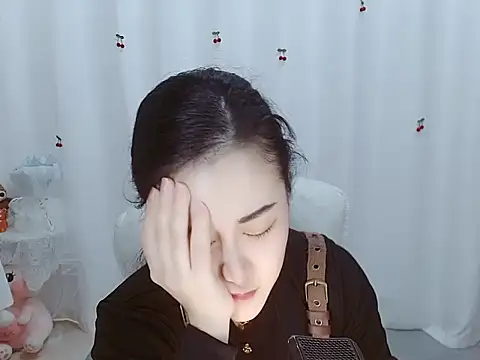 Snapshot of Angel-C chatting on November 2025 01:29:02 AM Angel-C online show from November 2025 01:29:02 AM