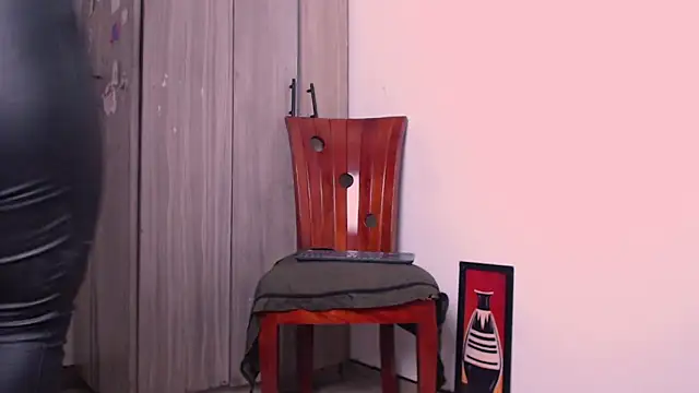 Snapshot of nicolstivens chatting on December 2024 02:06:02 PM nicolstivens online show from December 2024 02:06:02 PM