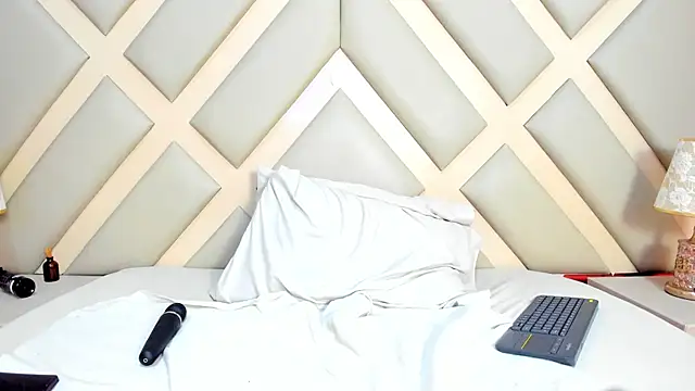 SSCARLETH  online show from December 2024 02:28:01 PM