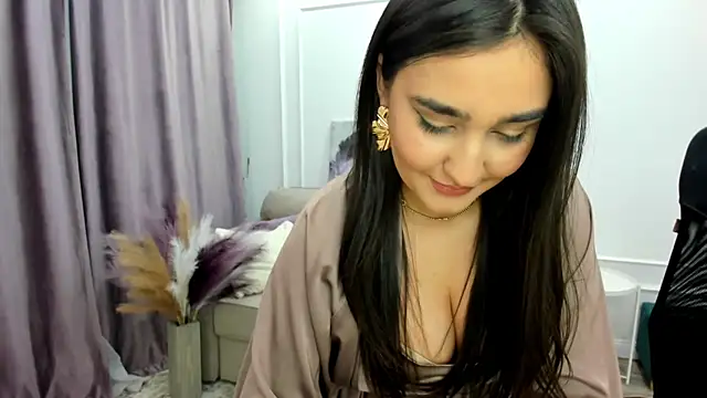 Snapshot of GoldenHeart_1 chatting on February 2025 04:40:02 PM GoldenHeart 1 online show from February 2025 04:40:02 PM
