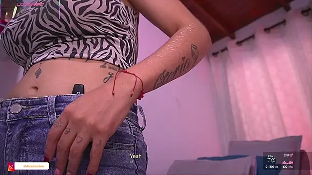 Snapshot of danna_berlin_ chatting on October 2025 07:23:02 PM danna berlin online show from October 2025 07:23:02 PM