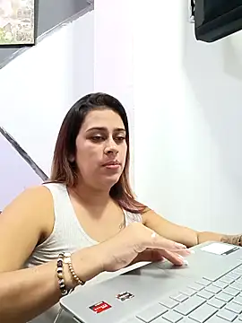 Latina sexy1 online show from March 2025 01:45:01 PM