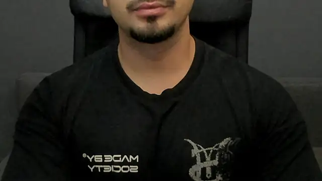 Snapshot of TonyWilcox chatting on October 2025 04:42:01 AM TonyWilcox online show from October 2025 04:42:01 AM