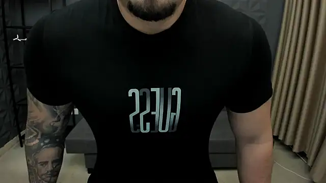 Snapshot of TonyWilcox chatting on October 2025 05:19:02 AM TonyWilcox online show from October 2025 05:19:02 AM