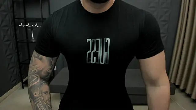 Snapshot of TonyWilcox chatting on October 2025 04:24:01 AM TonyWilcox online show from October 2025 04:24:01 AM