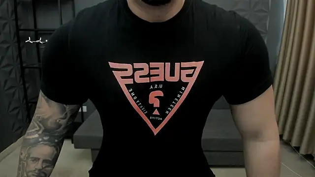 Snapshot of TonyWilcox chatting on October 2025 06:26:02 AM TonyWilcox online show from October 2025 06:26:02 AM