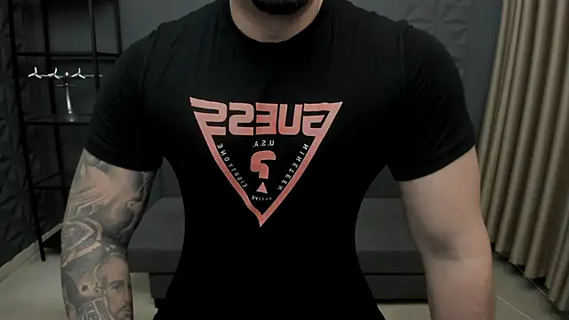 Snapshot of TonyWilcox chatting on November 2025 06:14:01 AM TonyWilcox online show from November 2025 06:14:01 AM