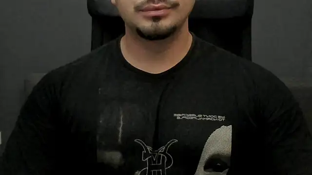 Snapshot of TonyWilcox chatting on November 2025 05:50:02 AM TonyWilcox online show from November 2025 05:50:02 AM