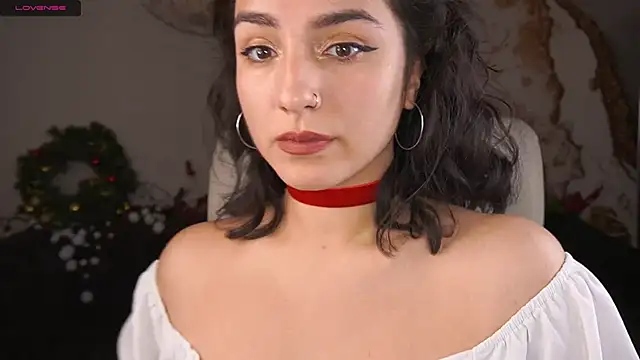 Snapshot of Daphne_Moss chatting on December 2024 09:00:02 PM Daphne Moss online show from December 2024 09:00:02 PM