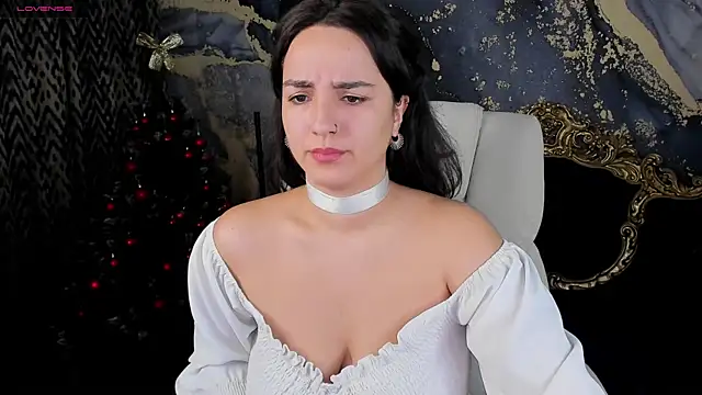 Snapshot of Daphne_Moss chatting on January 2025 02:07:01 PM Daphne Moss online show from January 2025 02:07:01 PM