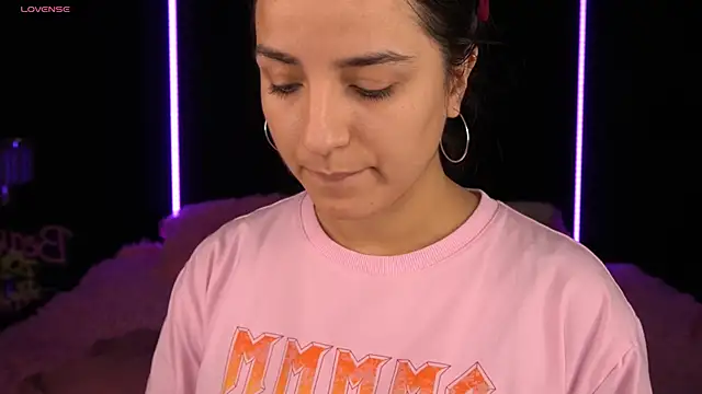 Snapshot of Daphne_Moss chatting on January 2025 02:19:01 PM Daphne Moss online show from January 2025 02:19:01 PM