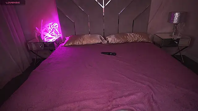 Snapshot of Daphne_Moss chatting on January 2025 01:52:01 PM Daphne Moss online show from January 2025 01:52:01 PM