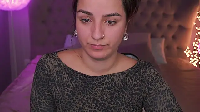 Snapshot of Daphne_Moss chatting on February 2025 08:59:02 PM Daphne Moss online show from February 2025 08:59:02 PM